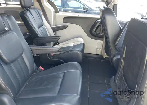 2016 Chrysler Town & Country Touring z USA, uszkodzony, nr VIN 2C4RC1BG0GR159275